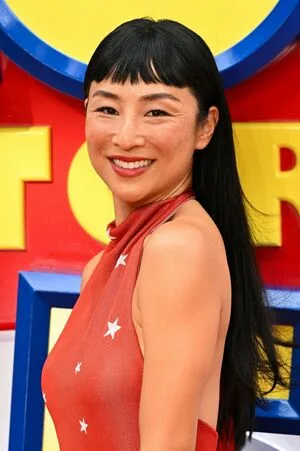 Greta Lee OnlyFans Leaked Free Thumbnail Picture - #CsWrrbPqR4