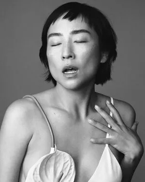 Greta Lee OnlyFans Leaked Free Thumbnail Picture - #ihYnyP2D9z