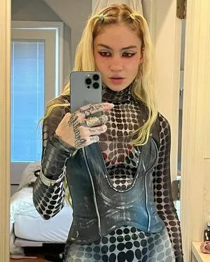 Grimes OnlyFans Leaked Free Thumbnail Picture - #0DHgRF5yxJ