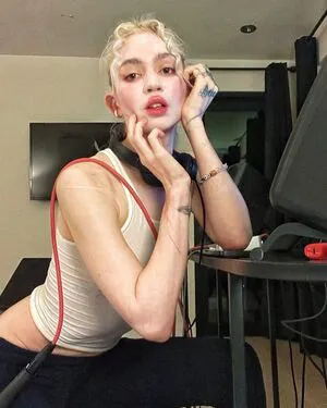 Grimes OnlyFans Leaked Free Thumbnail Picture - #lYkBYU1kIr