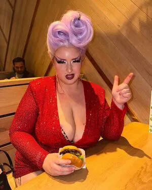 Gwen Adora OnlyFans Leaked Free Thumbnail Picture - #9Ruq4dttFz