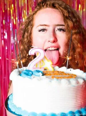 Gwen Adora OnlyFans Leaked Free Thumbnail Picture - #VCSV3lk90x