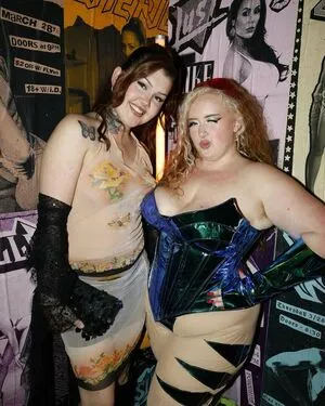 Gwen Adora OnlyFans Leaked Free Thumbnail Picture - #ooxhMFQG6a