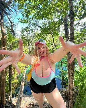 Gwen Adora OnlyFans Leaked Free Thumbnail Picture - #siIVB2yuup