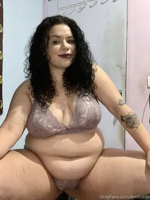 H0ttiecurvy OnlyFans Leaked Free Thumbnail Picture - #yGXxOMuM51