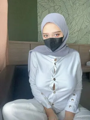 Habibtisalma OnlyFans Leaked Free Thumbnail Picture - #1QYJy2s4S3