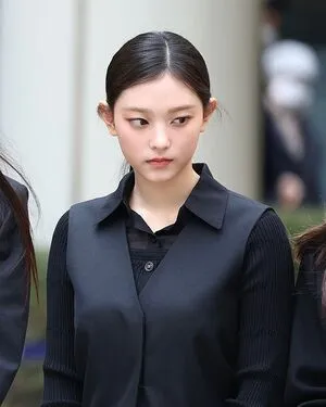 Haerin OnlyFans Leaked Free Thumbnail Picture - #D5Fag4Rzii