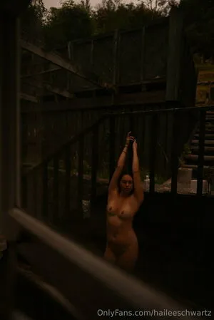 Hailee Schwartz OnlyFans Leaked Free Thumbnail Picture - #pYHV5XYDiD