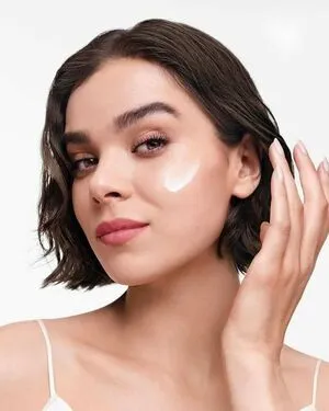 Hailee Steinfeld OnlyFans Leaked Free Thumbnail Picture - #0TjRERHf34