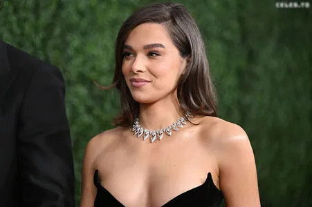Hailee Steinfeld OnlyFans Leaked Free Thumbnail Picture - #0kSxSHT5jh