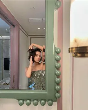 Hailee Steinfeld OnlyFans Leaked Free Thumbnail Picture - #3yuMcFRIHR