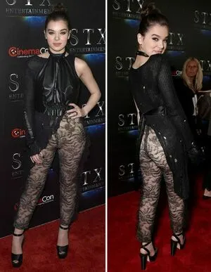 Hailee Steinfeld OnlyFans Leaked Free Thumbnail Picture - #8Xua03MMKg