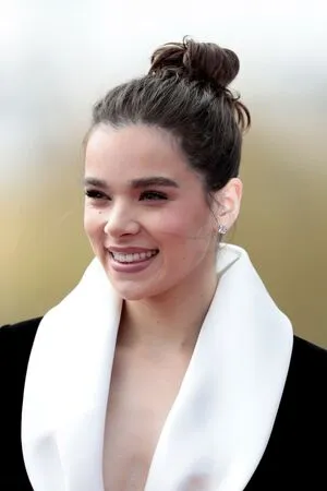 Hailee Steinfeld OnlyFans Leaked Free Thumbnail Picture - #8xgVwCjATy