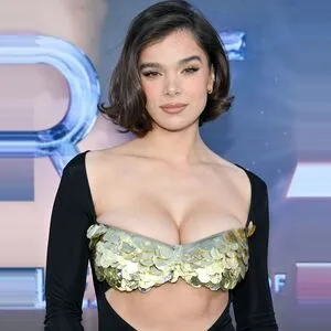 Hailee Steinfeld OnlyFans Leaked Free Thumbnail Picture - #Cm65Mlr70C