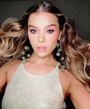 Hailee Steinfeld OnlyFans Leaked Free Thumbnail Picture - #FZPd76PiMd