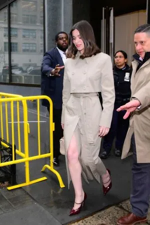 Hailee Steinfeld OnlyFans Leaked Free Thumbnail Picture - #FrTqSaF8LC