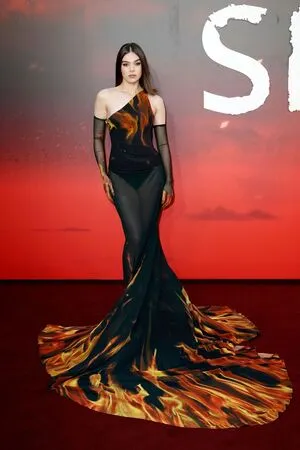 Hailee Steinfeld OnlyFans Leaked Free Thumbnail Picture - #GSRP2qvVp8