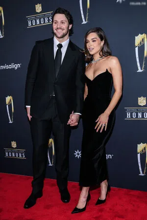 Hailee Steinfeld OnlyFans Leaked Free Thumbnail Picture - #Gvole4pnPZ