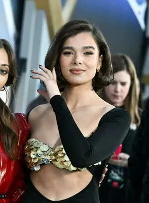 Hailee Steinfeld OnlyFans Leaked Free Thumbnail Picture - #KbTzM4EfMp