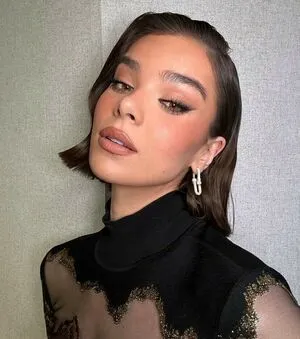 Hailee Steinfeld OnlyFans Leaked Free Thumbnail Picture - #NGNr3PUk1j