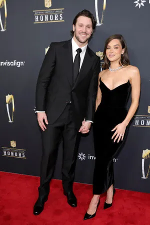 Hailee Steinfeld OnlyFans Leaked Free Thumbnail Picture - #NLX0Jai7pp