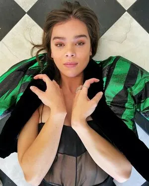 Hailee Steinfeld OnlyFans Leaked Free Thumbnail Picture - #Om4MZRl52z