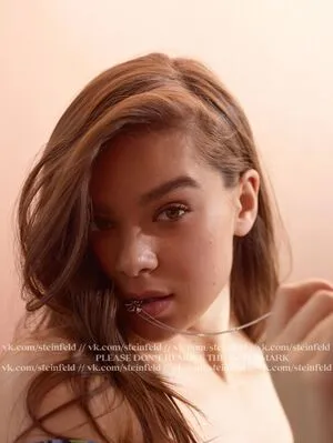 Hailee Steinfeld OnlyFans Leaked Free Thumbnail Picture - #PsWxSw9w8y