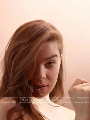 Hailee Steinfeld OnlyFans Leaked Free Thumbnail Picture - #PsfN6xqI6M