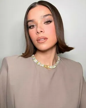 Hailee Steinfeld OnlyFans Leaked Free Thumbnail Picture - #SHlYGgSH9B