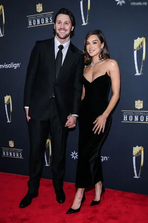 Hailee Steinfeld OnlyFans Leaked Free Thumbnail Picture - #WR0fFqsfcn