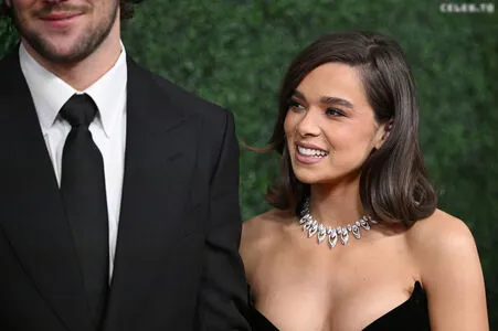 Hailee Steinfeld OnlyFans Leaked Free Thumbnail Picture - #XMrb6oqiL3