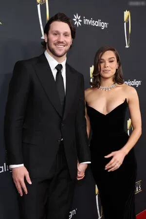 Hailee Steinfeld OnlyFans Leaked Free Thumbnail Picture - #ar1QfPqcwS
