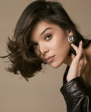 Hailee Steinfeld OnlyFans Leaked Free Thumbnail Picture - #bbf0JQVybC