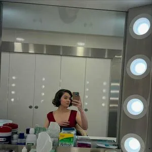 Hailee Steinfeld OnlyFans Leaked Free Thumbnail Picture - #gm15EoT1GA