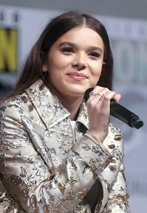 Hailee Steinfeld OnlyFans Leaked Free Thumbnail Picture - #hHP16wU7pw