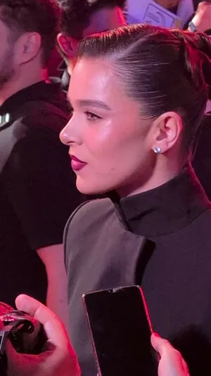 Hailee Steinfeld OnlyFans Leaked Free Thumbnail Picture - #jUW21IBRNR