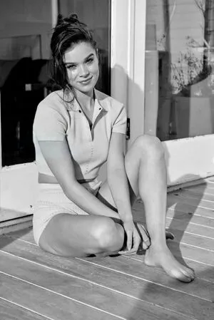 Hailee Steinfeld OnlyFans Leaked Free Thumbnail Picture - #kBfjz5b0uo
