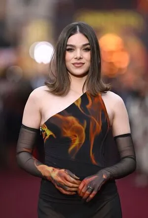 Hailee Steinfeld OnlyFans Leaked Free Thumbnail Picture - #kGXmTdixyf