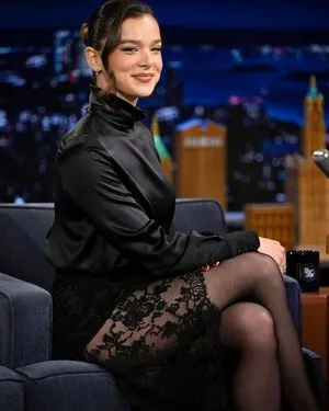 Hailee Steinfeld OnlyFans Leaked Free Thumbnail Picture - #ma2BD50B8U