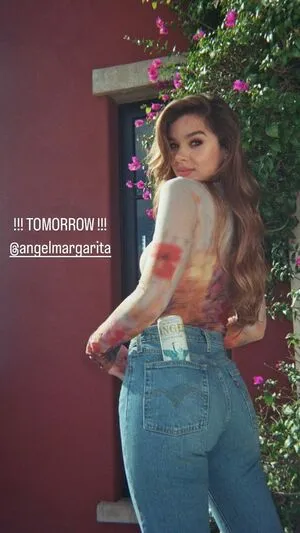 Hailee Steinfeld OnlyFans Leaked Free Thumbnail Picture - #nJBnD5eCam