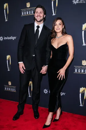 Hailee Steinfeld OnlyFans Leaked Free Thumbnail Picture - #qFqwBI1d7e
