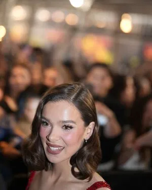 Hailee Steinfeld OnlyFans Leaked Free Thumbnail Picture - #rAzX083nk3