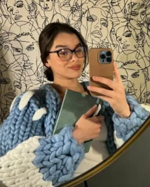 Hailee Steinfeld OnlyFans Leaked Free Thumbnail Picture - #ugoohnONbN