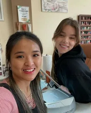Hailee Steinfeld OnlyFans Leaked Free Thumbnail Picture - #uktGvKIdUv