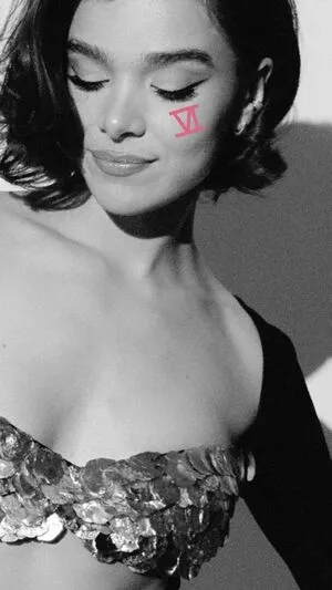 Hailee Steinfeld OnlyFans Leaked Free Thumbnail Picture - #vHBXPK2iM2