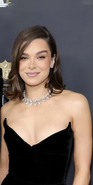 Hailee Steinfeld OnlyFans Leaked Free Thumbnail Picture - #xrSS27MqZe