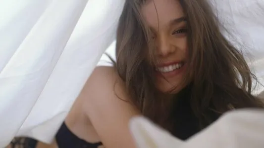 Hailee Steinfeld OnlyFans Leaked Free Thumbnail Picture - #yS8XN322jH