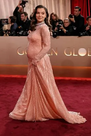 Hailee Steinfeld OnlyFans Leaked Free Thumbnail Picture - #1KLgR2Vptg