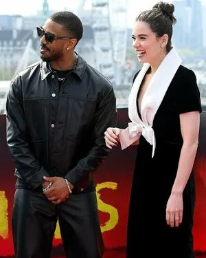 Hailee Steinfeld OnlyFans Leaked Free Thumbnail Picture - #1jH0E9odPA