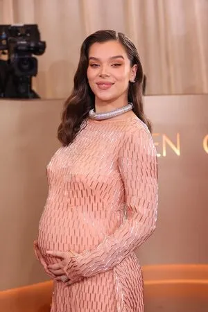 Hailee Steinfeld OnlyFans Leaked Free Thumbnail Picture - #4tqQLmv7Fj